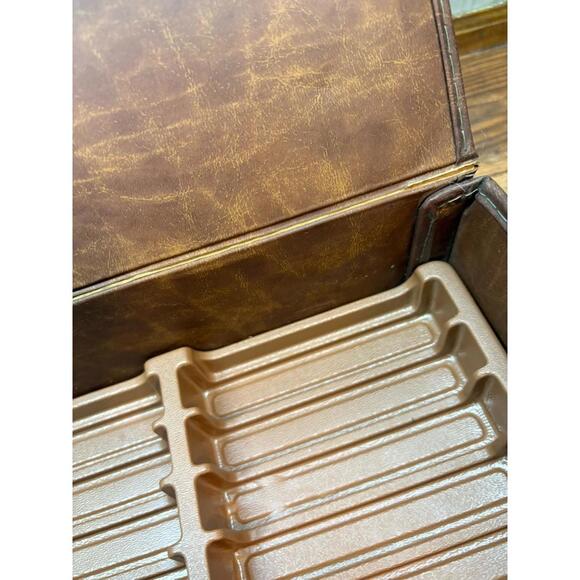 Vintage Cassette Tape Storage Case Faux Leather with Handle - Holds 24 - Picture 13 of 14